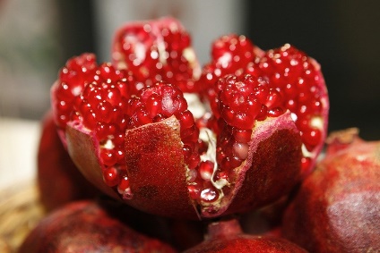 Pomegranate, Fruit, Food, Red Fruit, Vitamins, Healthy
